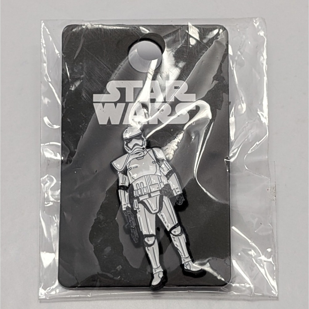 Star Wars Stormtrooper Enamel Pin Disney Lucasfilm SW9STLP01 Blaster New Unused